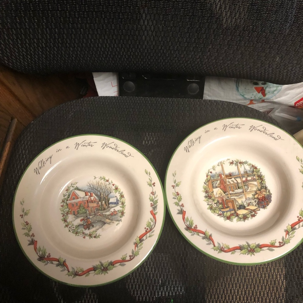 🎄Susan Winget Winter Wonderland Bowl Set-  530 $35 or $30 w/offer